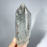 AMPHIBOLE IN QUARTZ POINT